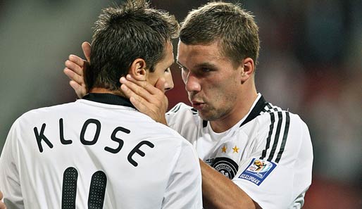 Miroslav Klose und Lukas Podolski (r.) erhalten das Vertrauen von Bundestrainer Löw: