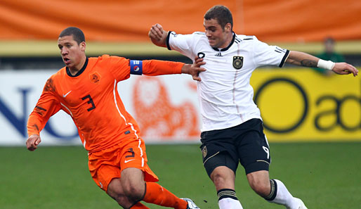 Pierre-Michel Lasogga (r.) von der Hertha konnte bei seinem Debüt gegen die Niederlande überzeugen