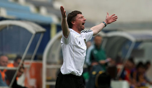 DFB-Coach Steffen Freund muss im Halbfinale gegen Dänemark auf fünf Spieler verzichten