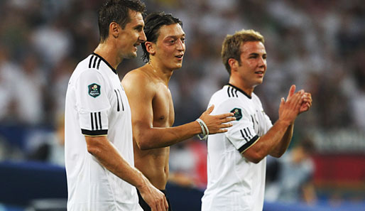 Miroslav Klose mit seinen "Nachfolgern" Mesut Özil und Mario Götze