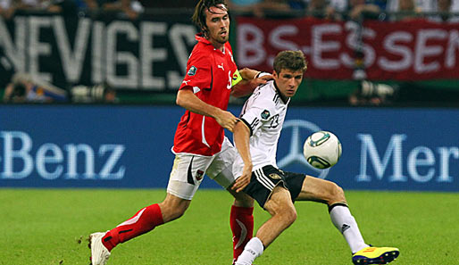 Thomas Müller (r.) war beim 6:2-Sieg gegen Österreich bester deutscher Feldspieler