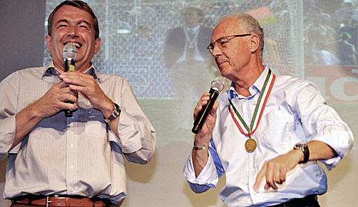 Man kennt und mag sich: Wolfgang Niersbach (l.) und Franz Beckenbauer (r.)