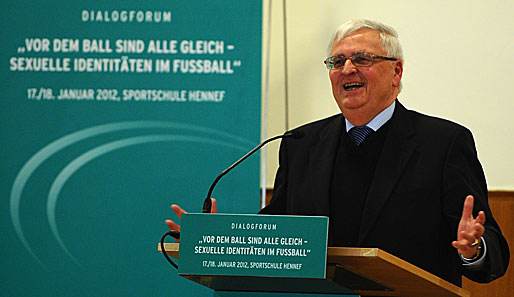 DFB-Präsident Theo Zwanziger will ein Buch über seine 20-Jährige Zei im DFB-Vorstand schreiben