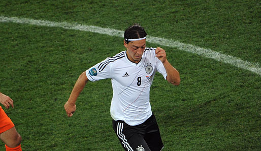 Mesut Özil hat vom Bundestrainer einen Erholungs- und Regenerationstag verordnet bekommen