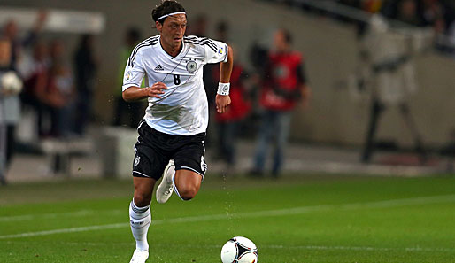 Doppeltorschütze zum Auftakt der WM-Qualifikation gegen die Färöer: Mesut Özil