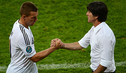 Lukas Podolski (l.) könnte bei der USA-Reise mit von der Partie sein