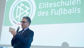 Laut Helmut Sandrock wird die DFB-Elf auch 2016 in Frankfreich zur EM-Endrunde antreten