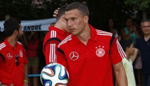 Lukas Podolski ist hinsichtlich des Auftaktspiels gegen Portugal optimistisch