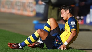 Mesut Özil verletzte sich im Spiel gegen Leicester