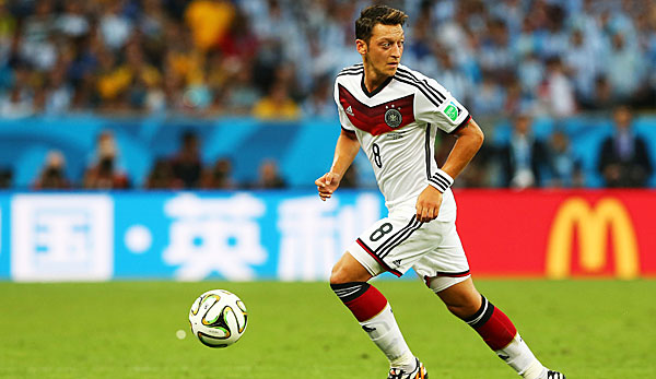 Bundestrainer Joachim Löw sorgt sich um Mesut Özil