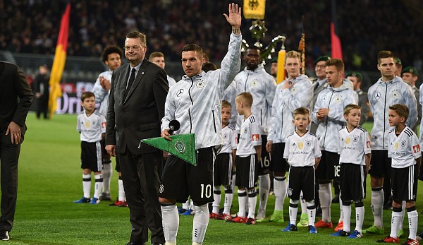 Lukas Podolski gab eine bewegende Abschiedsrede