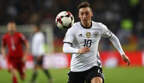 Offensives Mittelfeld: Mesut Özil (28)