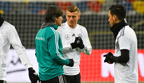 Joachim Löw trifft mit dem DFB-Team auf Spanien.