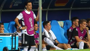 Mesut Özil saß beim Spiel gegen Schweden nur auf der Bank.