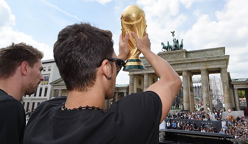 Nach 92 Länderspielen, 23 Treffern und 40 Assists ist Mesut Özil am Sonntag aus dem DFB-Team zurückgetreten. SPOX zeigt die Meilensteine von Özils Karriere im deutschen Team.