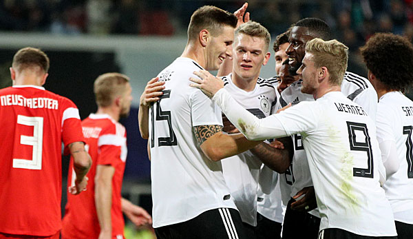 Niklas Süle spricht nach dem DFB-Sieg gegen Russland über die deutsche Offensive.
