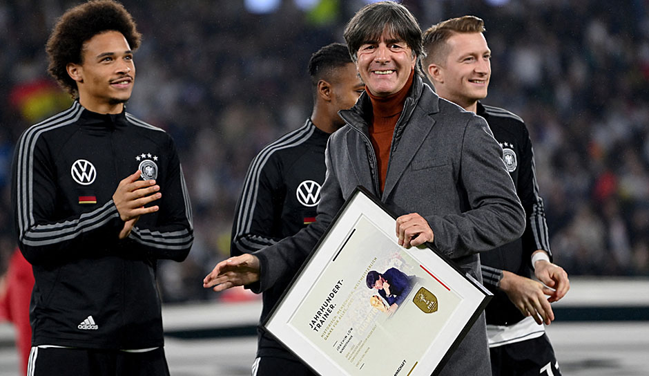 Im vergangenen November wurde Joachim Löw in Wolfsburg offiziell als Bundestrainer verabschiedet. Am 3. Februar feiert er seinen 62. Geburtstag. Wir blicken zu diesem Anlass auf Löws Karriere zurück.