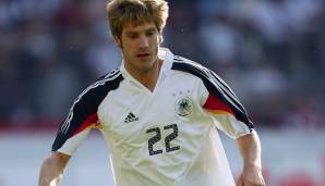 TORSTEN FRINGS: Als Mittelfeldspieler kam er auf insgesamt 326 Einsätze in der Bundesliga, ein Großteil davon für Werder Bremen. Nach seiner aktiven Laufbahn versuchte er sich als Trainer. Zuletzt arbeitete er beim Drittligisten Meppen.