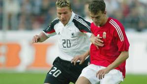 LUKAS PODOLSKI: Zwei Jahre später bei der WM 2006 in Deutschland sollte sein Stern so richtig aufgehen. Bis heute einer der beliebtesten Fußballer des Landes. Gerade leider im Unfrieden von Antalyaspor geschieden ...