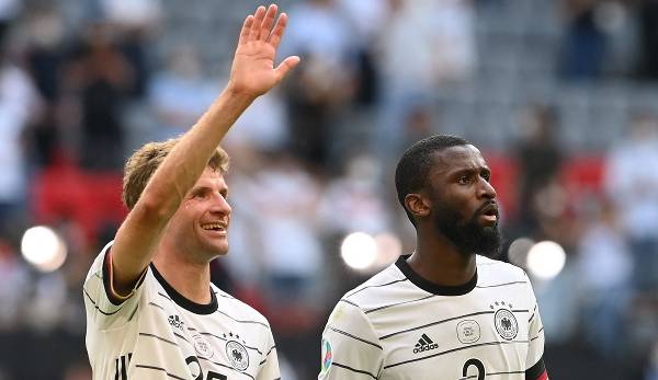Vor dem WM-Qualifikationsspiel der deutschen Nationalmannschaft gegen Rumänien am Freitag stellen sich Thomas Müller, Antonio Rüdiger und Jonas Hofmann den Fragen der Journalisten.