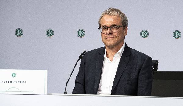 DFB-Interimspräsident Peter Peters hat sich gegen einen Boykott der WM 2022 in Katar ausgesprochen.