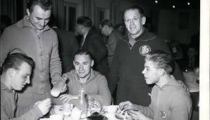 Platz 2: CLAUS STÜRMER (rechts) l Alter: 19 Jahre 2 Monate 7 Tage l Datum: 16.10.1954 l Freundschaftsspiel gegen Frankreich