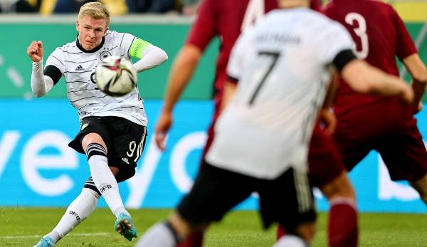Der Mainzer Jonathan Burkardt war mit seinen zwei Treffern gegen Lettland der Mann des Spiels.