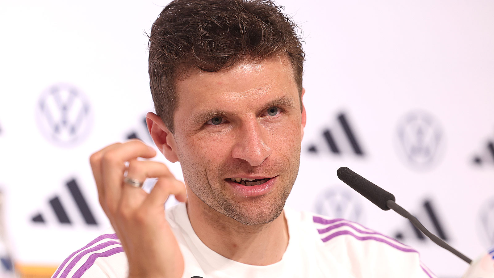 Urgent attraction from Thomas Müller