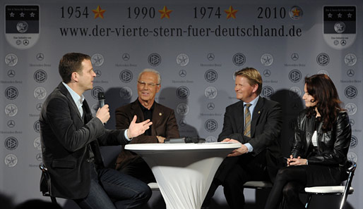 In der Mercedes-Benz-Niederlassung München starteten der DFB und Mercedes-Benz die WM-Kampagne "Der 4. Stern für Deutschland"
