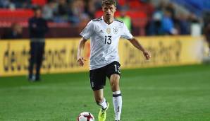 Thomas Müller: Führte die DFB-Elf erstmals in einem Pflichtspiel als Kapitän aufs Feld. War viel unterwegs, wandelte zwischen Achter, Zehner und Stürmer, hatte jedoch kaum Einfluss und war der unauffälligste Offensivspieler. Note: 3,5