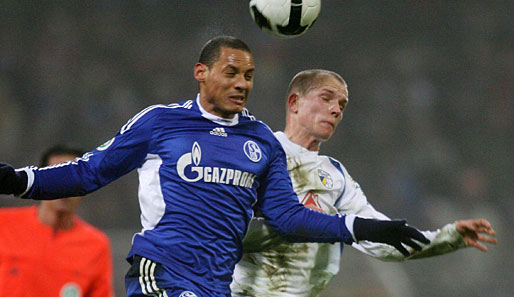 Zeigte eine ordentliche Leistung: Schalkes Jermaine Jones (l.)