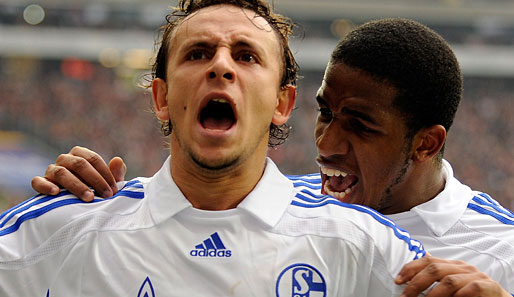 Schießt er Schalke ins Halbfinale? Pünktlich zum Spiel in Mainz hat Rafinha (l.) seine Form wiedergefunden