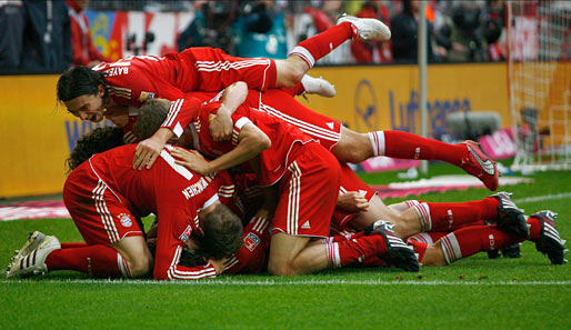 So freuten sich die Bayern am Samstag über van Buytens Siegtor gegen Frankfurt