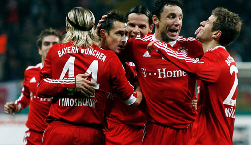 Die Spieler des FC Bayern München treffen im Viertelfinale auf die SpVgg Greuther Fürth