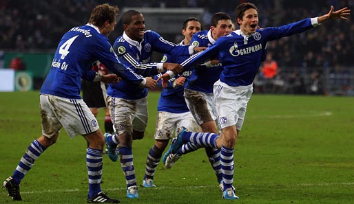 Julian Draxler (r.) erzielte in der 119. Minute den Siegtreffer für den FC Schalke 04