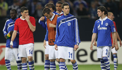Lange Gesichter bei Schalke nach sechs Pflichtspielniederlagen in Folge