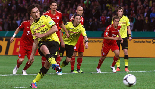 Mats Hummels (M.) traf per Elfmeter zum zwischenzeitlichen 2:1 für Dortmund
