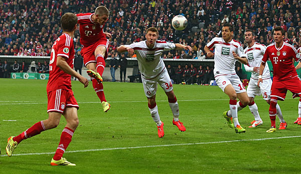 Mit diesem Kopfball zum 1:0 eröffnete Bastian Schweinsteiger den Torreigen gegen den FCK