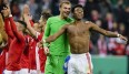 Der FC Bayern hat sich im Pokal-Viertelfinale gegen Schalke durchgesetzt