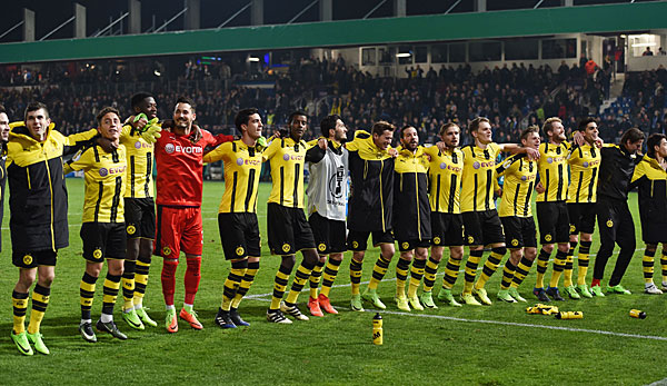 Die Dortmunder bejubeln ihren Einzug ins DFB-Pokal-Halbfinale