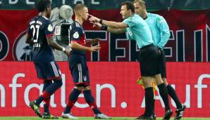 Felix Zwayer stand beim Duell zwischen Leipzig und dem FC Bayern mehrfach im Blickpunkt