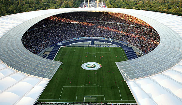Im Olympiastadion in Berlin wird seit 1985 das DFB-Pokal-Finale ausgetragen.