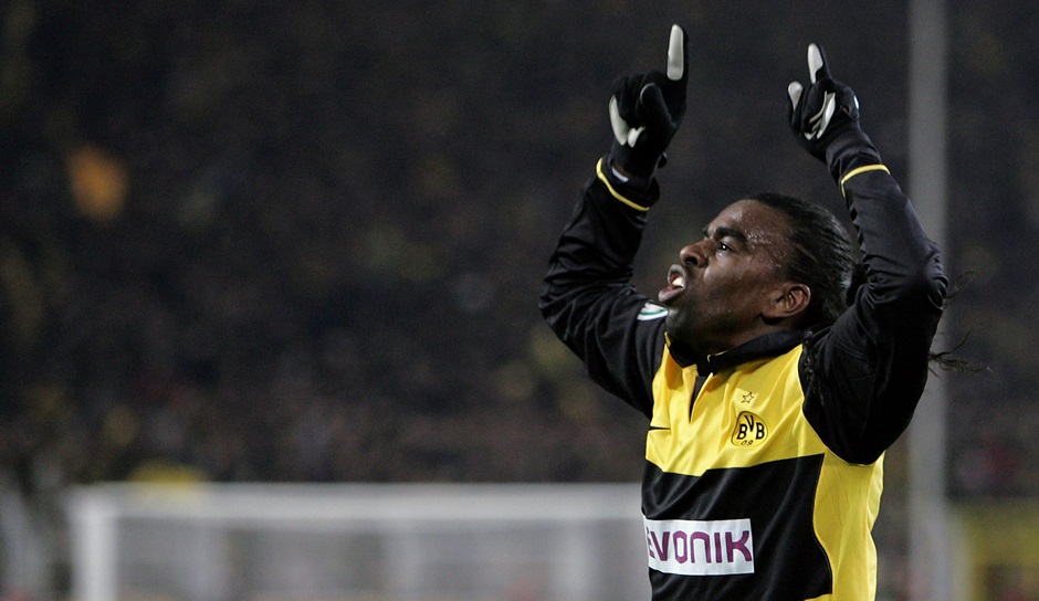 Vier Jahre lang spielte Tinga für Borussia Dortmund. Zu seinem 43. Geburtstag blickt SPOX auf das Pokalfinale von 2008 gegen den FC Bayern zurück und zeigt die Aufstellungen der beiden Teams. Spoiler: Für den BVB war es kein schöner Abend.