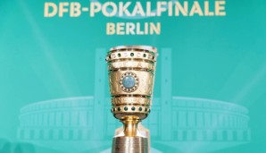 Um diesen Pokal spielen heute Eintracht Frankfurt und RB Leipzig.