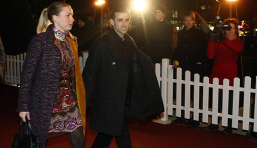Im Blickpunkt: Francisco Copado und Ehefrau Eva auf dem Weg zu Hoffenheims Weihnachtsfeier