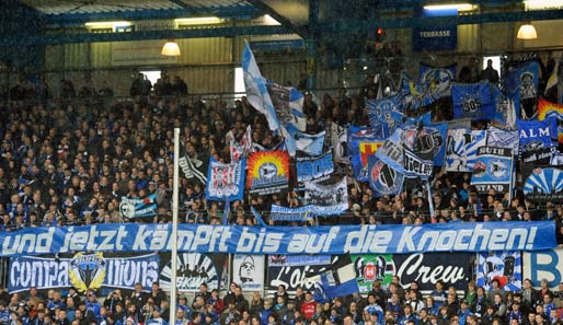 Unzufriedene Fans: Arminia Bielefeld startete mit einer Niederlage in die Saison