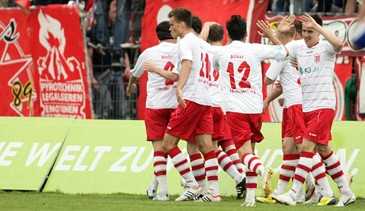 Jahn Regensburg sicherte sich durch ein 1:1 gegen Jena den Relegationsplatz