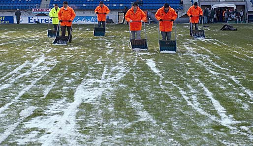 In Stuttgart und Erfurt wurden die Spiele nach starkem Schneefall abgesagt
