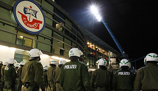 Ein hohes Polizei-Aufkommen ist bei Hansa-Rostock-Spielen längst Normalität geworden
