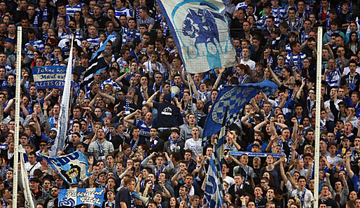 Die Fans hoffen: Duisburg bangt weiter um die Lizenz für die dritte Liga